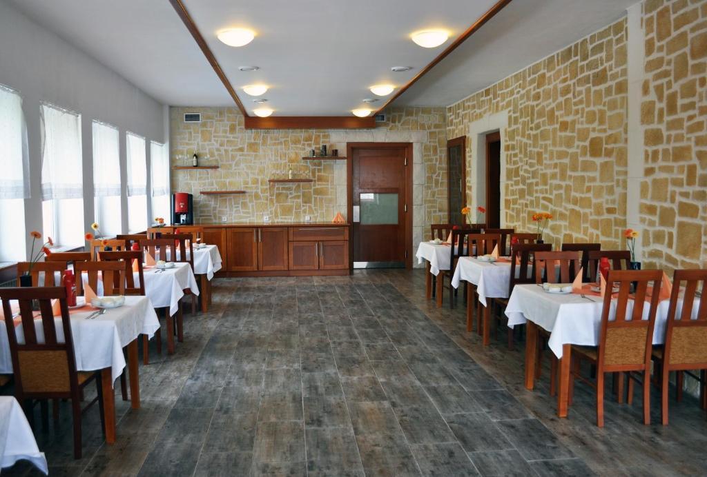 鲁道夫酒店 Havířov 外观 照片